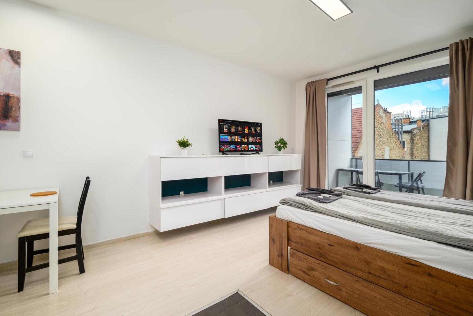 Atrium Residence Deluxe Suite-Free Parking Garage Same Building Budapest Exterior photo